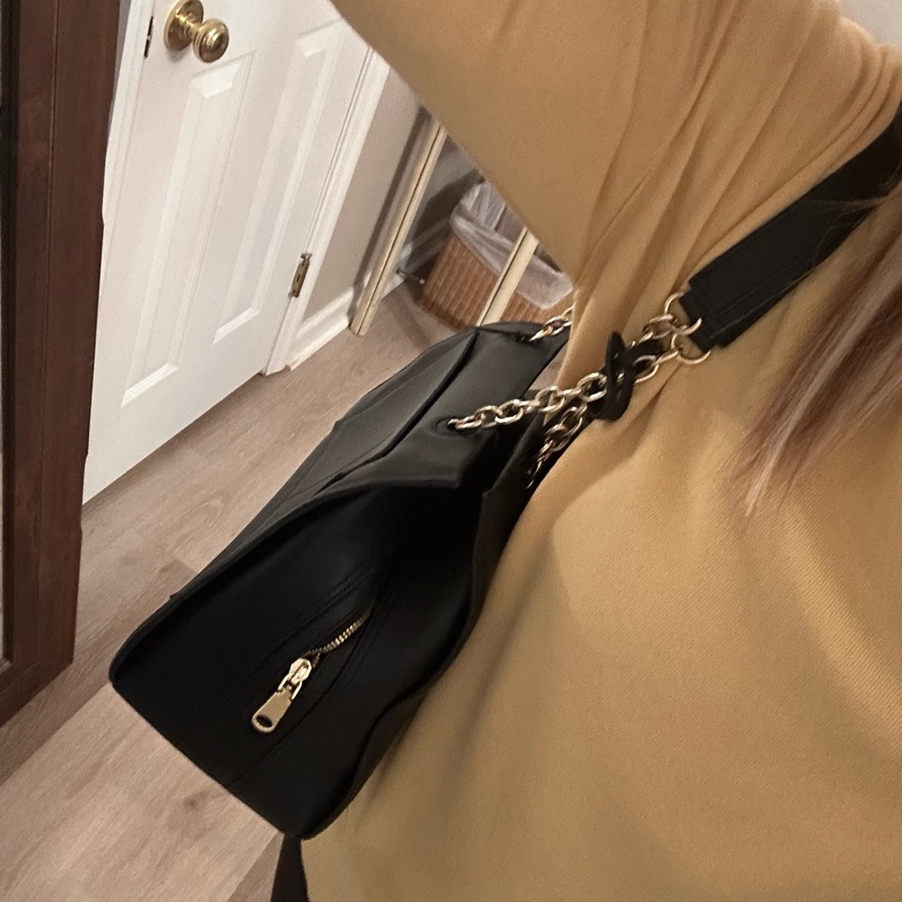 Black and Gold Shoulder Bag with Chain Detail Radley London - Picture 10 of 10